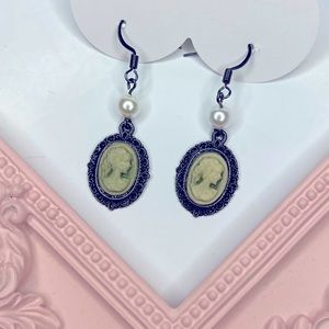 Vintage Style Cameo Drop Earrings with Pearl Beads